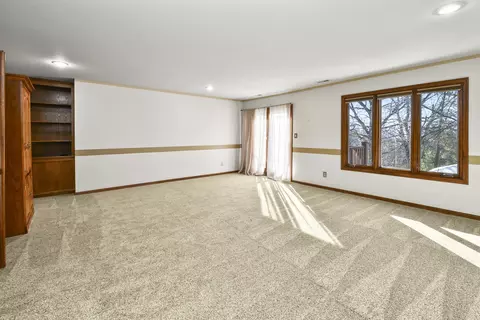 Living - 5308 S Kissick Ave, Springfield, MO 65804 photo 14 of 16