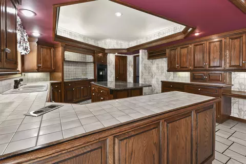 Kitchen - 5308 S Kissick Ave, Springfield, MO 65804 photo 9 of 14