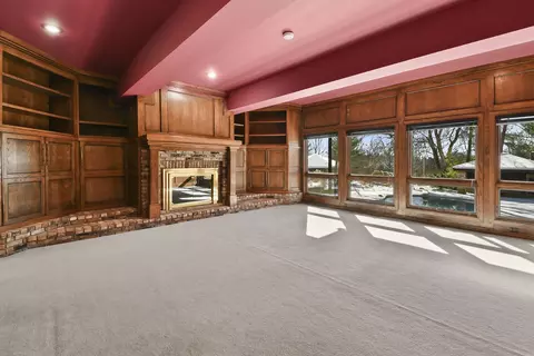 Living - 5308 S Kissick Ave, Springfield, MO 65804 photo 4 of 16