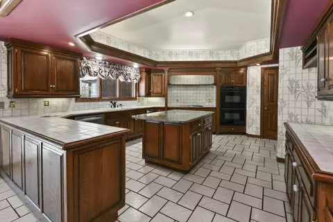 Kitchen - 5308 S Kissick Ave, Springfield, MO 65804 photo 1 of 14