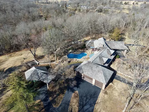 View/Area - 5308 S Kissick Ave, Springfield, MO 65804 photo 1 of 8