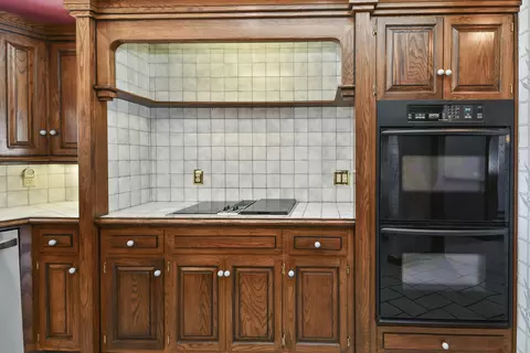Kitchen - 5308 S Kissick Ave, Springfield, MO 65804 photo 5 of 14