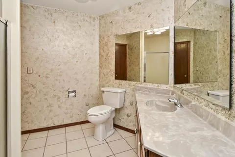 Bath - 5308 S Kissick Ave, Springfield, MO 65804 photo 11 of 13