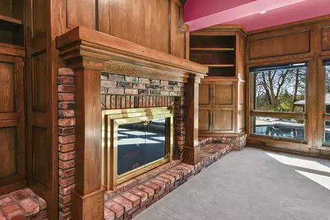 Living - 5308 S Kissick Ave, Springfield, MO 65804 photo 6 of 16