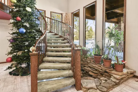Entry Way - 5308 S Kissick Ave, Springfield, MO 65804 photo 1 of 11