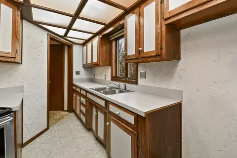 Kitchen - 5308 S Kissick Ave, Springfield, MO 65804 photo 13 of 14