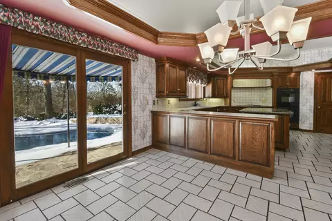 Kitchen - 5308 S Kissick Ave, Springfield, MO 65804 photo 10 of 14