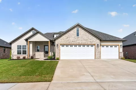 1627 S Crepe Myrtle Ln, Springfield, MO 65809