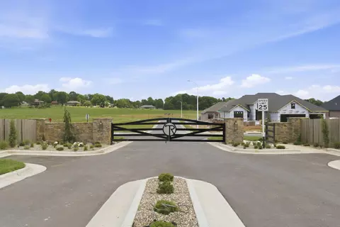 Other - 1627 S Crepe Myrtle Ln, Springfield, MO 65809 photo 4 of 34