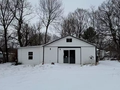 131 N Clark St, Everton, MO 65646
