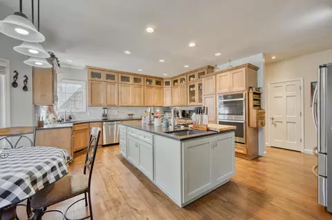 Kitchen - 4257 E Misty Woods St, Springfield, MO 65809 photo 7 of 7
