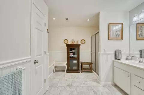 Bath - 4257 E Misty Woods St, Springfield, MO 65809 photo 7 of 9