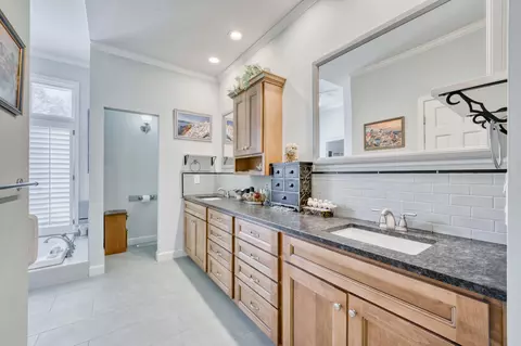 Bath - 4257 E Misty Woods St, Springfield, MO 65809 photo 1 of 9