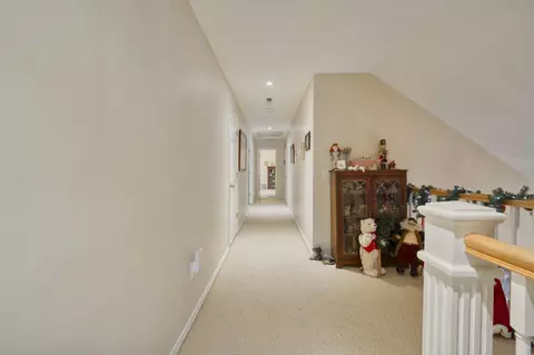 Entry Way - 4257 E Misty Woods St, Springfield, MO 65809 photo 3 of 4