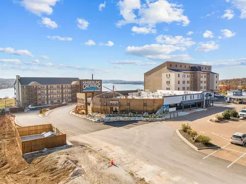 88 Towers Aly #401, Kimberling City, MO 65686
