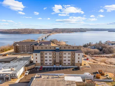 88 Towers Aly #403, Kimberling City, MO 65686