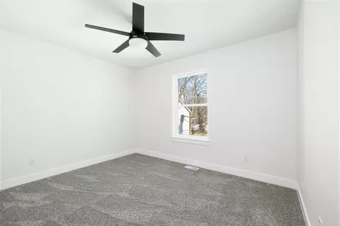 Bedroom - 1309 E Blaine St, Springfield, MO 65803 photo 2 of 9