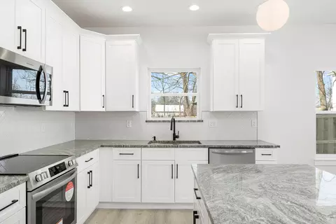 Kitchen - 1309 E Blaine St, Springfield, MO 65803 photo 3 of 4