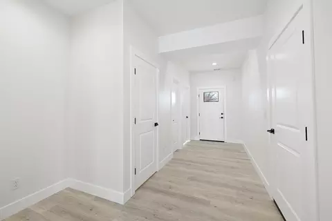 Entry Way - 1309 E Blaine St, Springfield, MO 65803 photo 3 of 6