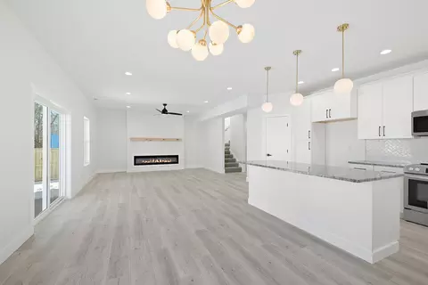 Living - 1309 E Blaine St, Springfield, MO 65803 photo 5 of 5