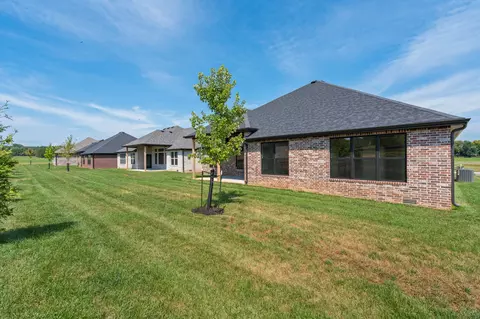 Exterior - 1643 S Crepe Myrtle Ln, Springfield, MO 65809 photo 5 of 7