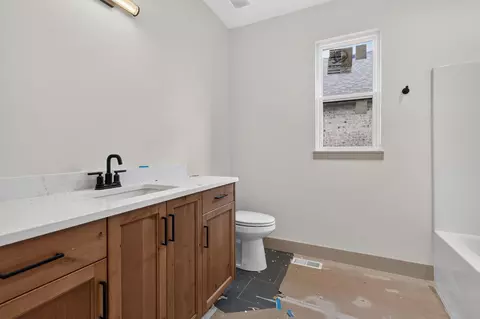 Bath - 1643 S Crepe Myrtle Ln, Springfield, MO 65809 photo 2 of 2