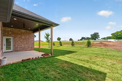 Exterior - 1643 S Crepe Myrtle Ln, Springfield, MO 65809 photo 6 of 7