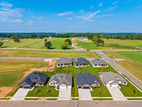 View/Area - 1643 S Crepe Myrtle Ln, Springfield, MO 65809 photo 4 of 9