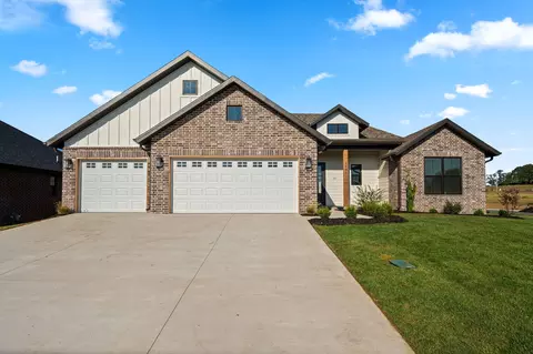 Exterior - 1646 S Pinecone Path, Springfield, MO 65809 photo 2 of 6