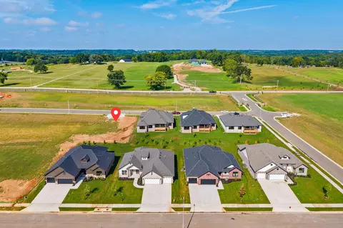 View/Area - 1646 S Pinecone Path, Springfield, MO 65809 photo 4 of 9