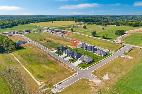 View/Area - 1646 S Pinecone Path, Springfield, MO 65809 photo 3 of 9