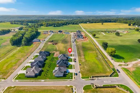 View/Area - 1646 S Pinecone Path, Springfield, MO 65809 photo 2 of 9