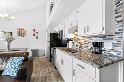 Kitchen - 10 Scenic Ct #8, Branson, MO 65616 photo 1 of 3
