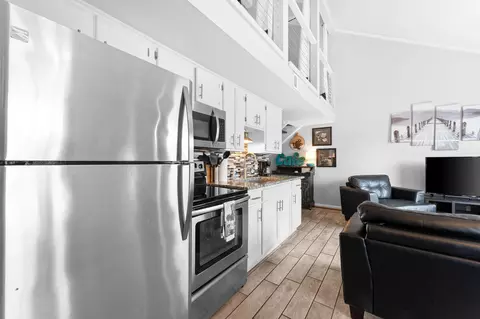 Kitchen - 10 Scenic Ct #8, Branson, MO 65616 photo 2 of 3