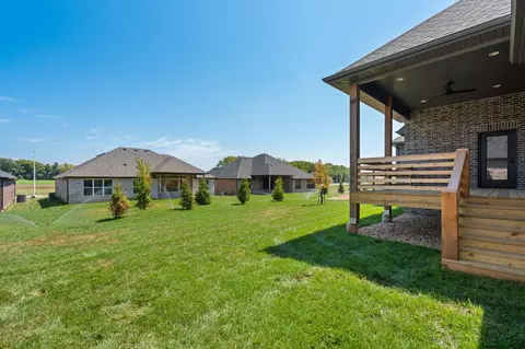 Exterior - 1634 S Pinecone Path, Springfield, MO 65809 photo 4 of 6