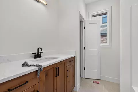 Bath - 1634 S Pinecone Path, Springfield, MO 65809 photo 3 of 3