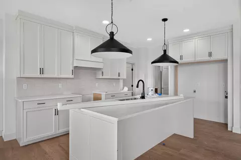 Kitchen - 1634 S Pinecone Path, Springfield, MO 65809 photo 1 of 2