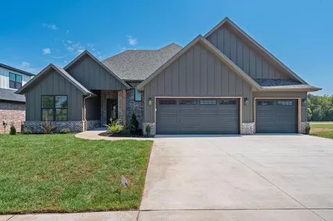 1634 S Pinecone Path, Springfield, MO 65809