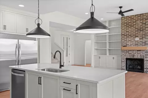 Kitchen - 1634 S Pinecone Path, Springfield, MO 65809 photo 2 of 2