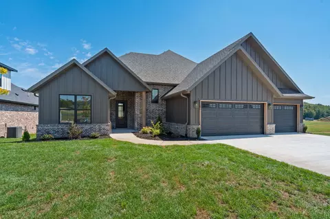 Exterior - 1634 S Pinecone Path, Springfield, MO 65809 photo 2 of 6