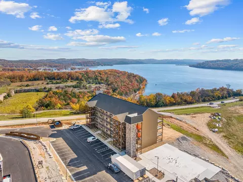 74 Bridgewater Loop # 3, Kimberling City, MO 65686