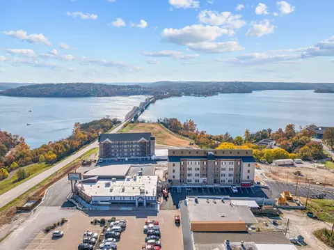 74 Bridgewater Loop # 4, Kimberling City, MO 65686