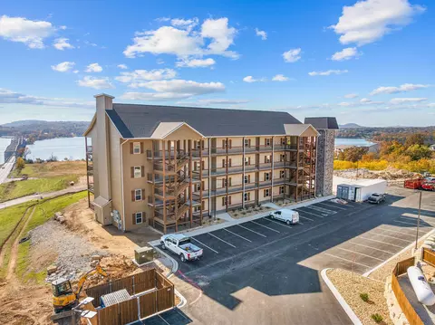 74 Bridgewater Loop # 10, Kimberling City, MO 65686