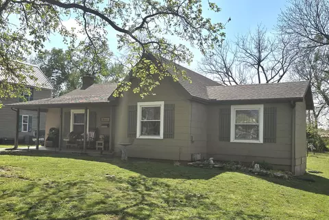 103 Mitchell St, Greenfield, MO 65661