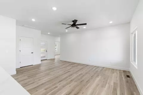 Living - 148 E Kelce Ln, Republic, MO 65738 photo 2 of 5