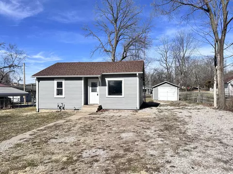 210 W Ash St, Verona, MO 65769