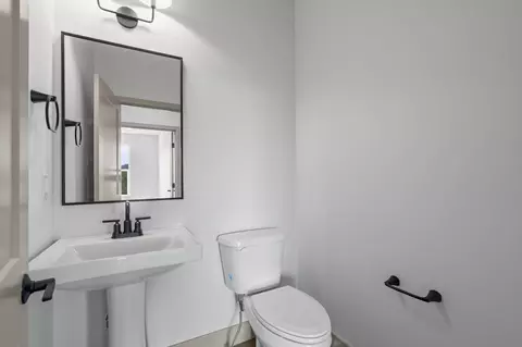 Bath - 1626 S Pinecone Path, Springfield, MO 65809 photo 1 of 6