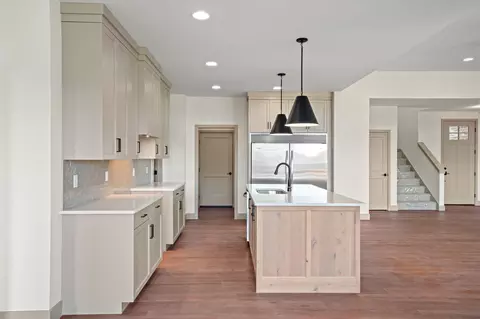 Kitchen - 1626 S Pinecone Path, Springfield, MO 65809 photo 2 of 3