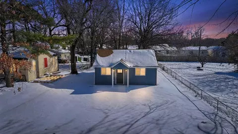 906 N Brown Ave, Springfield, MO 65802 photo 2