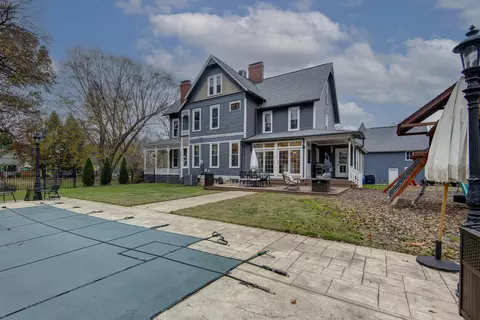 Exterior - 1435 E Walnut St, Springfield, MO 65802 photo 32 of 34